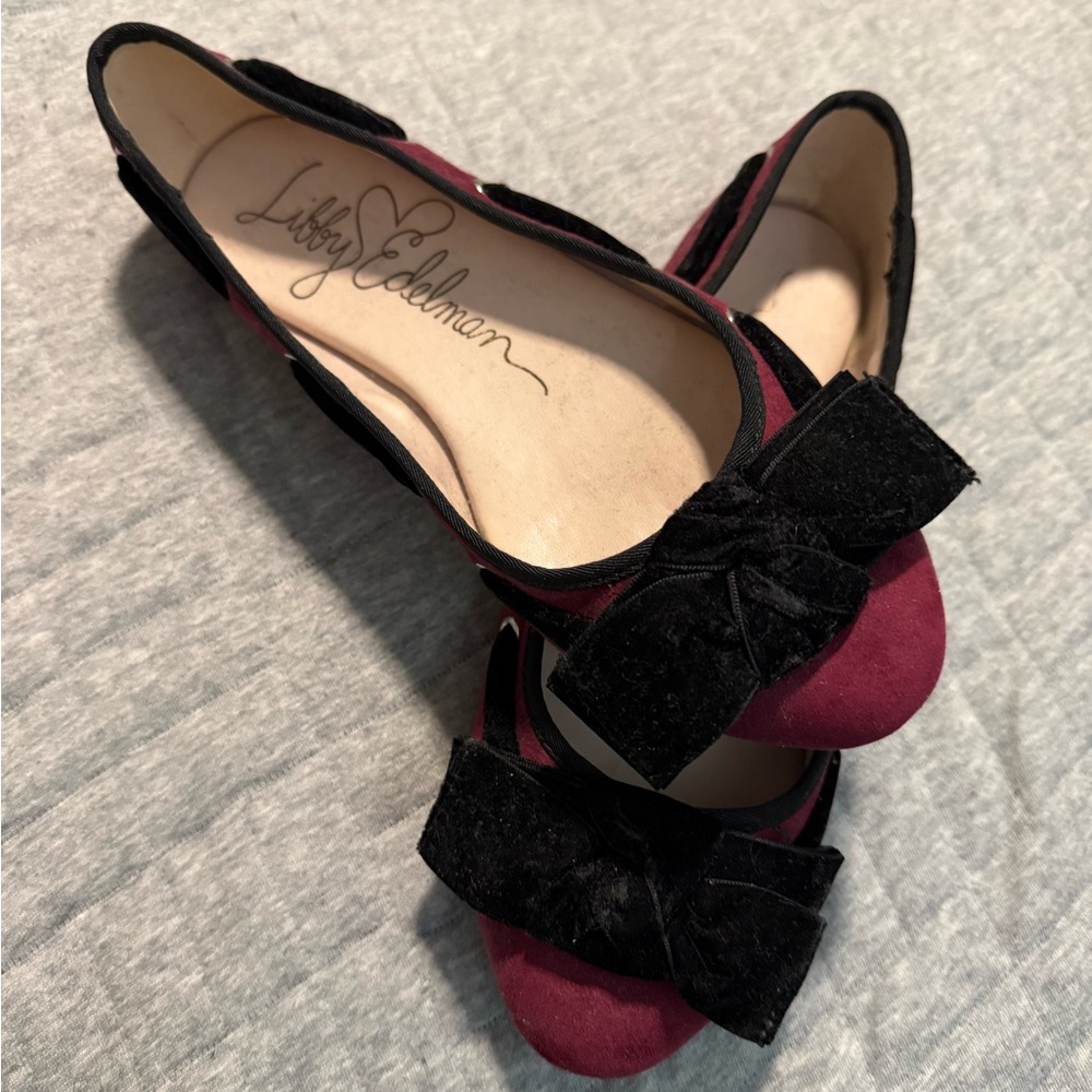 Libby Edelman Black and Burgundy Flats with bows - Picture 2 of 3